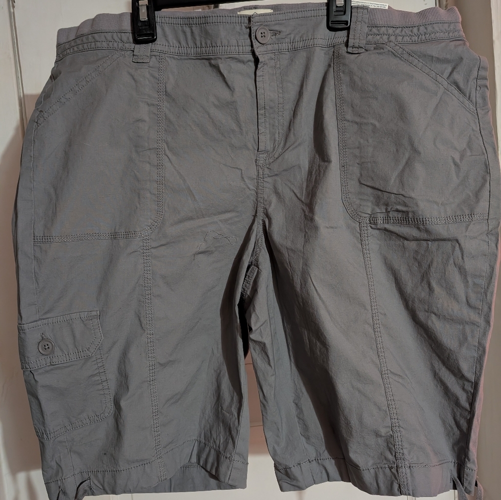 NWT St John's Bay Cargo Shorts